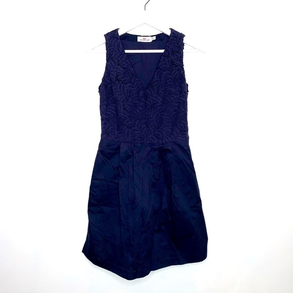 Vineyard Vines Leaf Lace Dress in Blue size 00 - Picture 2 of 9